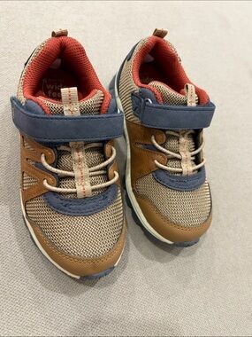 Stride Rite 360 Artin 4.0 Sneakers Tan/Navy – Memory Foam –Wide Size:10 Toddler